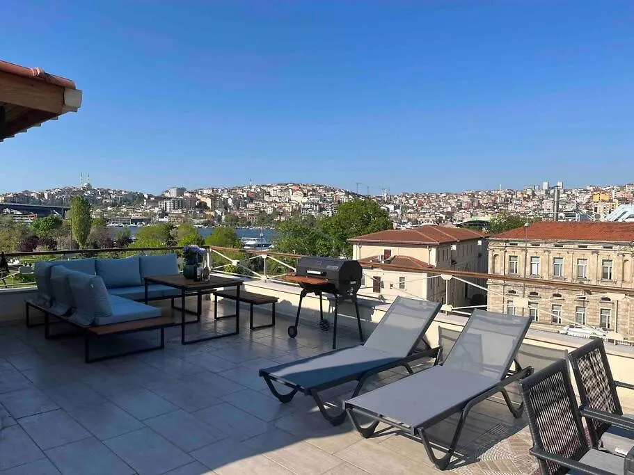 Waterfront Tiny House Bosphorus Istanbul With Exceptional Terrace Apartment